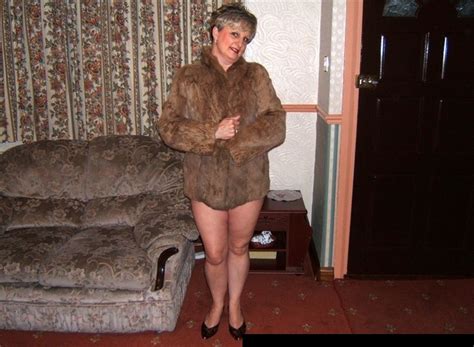 Amateur Mature Milf Short Hair 021 009 30399403621 O 1600x1200 Porn Pic