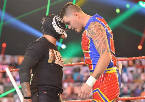 Rey Dominik Mysterio Sign New WWE Contracts