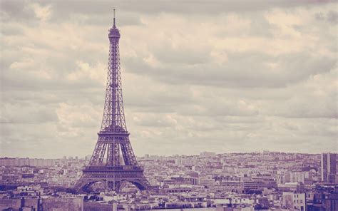 Aesthetic Eiffel Tower Wallpapers Top Free Aesthetic Eiffel Tower Backgrounds Wallpaperaccess