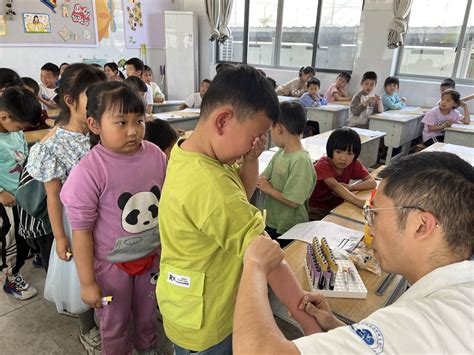 单良小学：关注脊柱筛查 护航学生健康