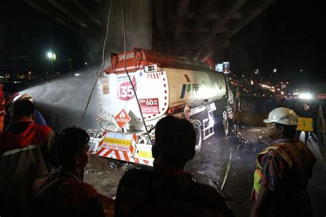 Polisi Tetapkan Sopir Dan Kernet Truk Tanki Pertamina Sebagai Tersangka