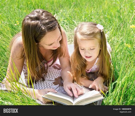 Imagen Y Foto Mother Daughter Prueba Gratis Bigstock