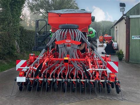 New Kuhn Hr Power Harrow With Kuhn Vents Seed Drill