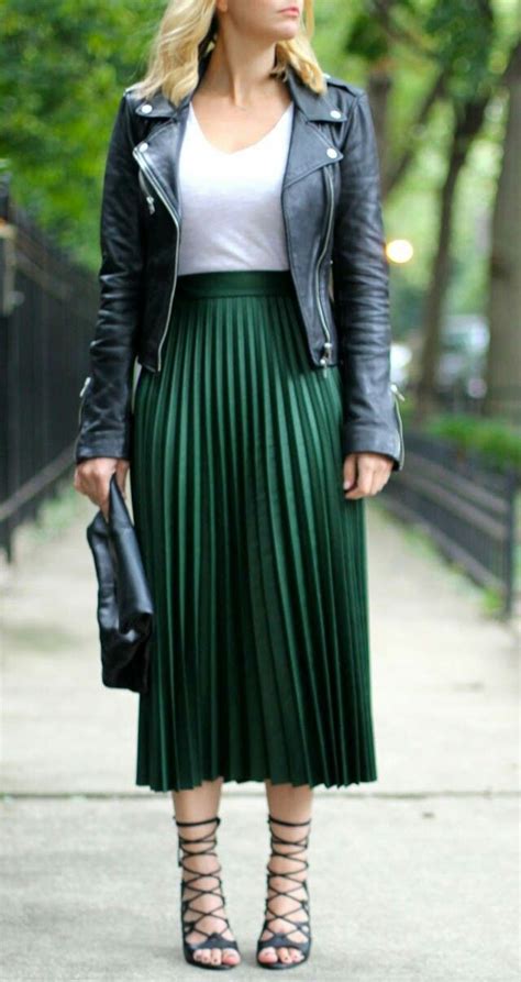 Pin By Perla Téllez On Cómo Vestirme Elegante Fashion Outfits Green