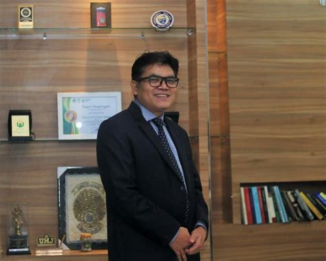 Jadi Rektor Uin Jakarta Ini Profil Prof Asep Jahar