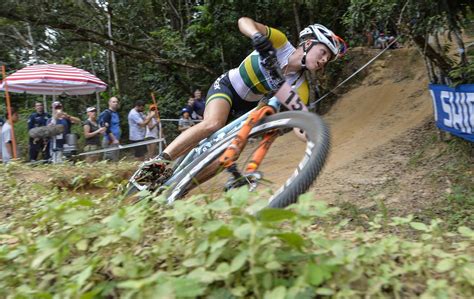 Avstralka in Švicar prva zmagovalca v sezoni olimpijskega krosa siol net