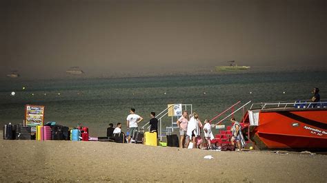 Incendies en Grèce le voyagiste TUI suspend ses vols touristiques