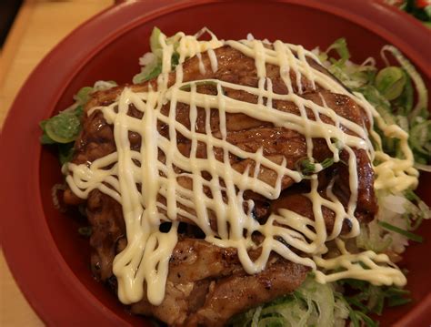 上越に暮らすtakeさんの忘我混沌な日常 すき家が「豚かば焼き丼」提供開始、厚切り柔らかお肉が旨し♪