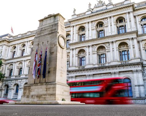 whitehall london    reasons  visit  bumper crew