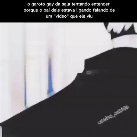 O Garoto Gay Da Sala Tentando Entender Porque O Pai Dele Estava Ligando Falando De Um V Deo
