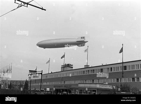 Zeppelin Lz Hindenburg Olympiafahrt Bei Der Ber Dem Flughafen