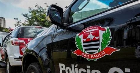 Homens invadem casa de policial e roubam três armas