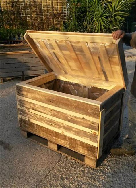 Rustic Pallet Chest Diy Storage Ideas 101 Pallets