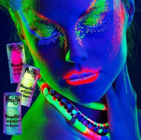 Maquillaje En Barras Fluo Son Un Complemento Ideal Para Sumar A Tu