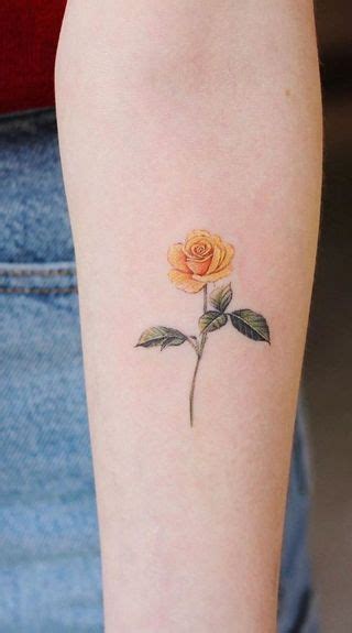 Tatouages Floraux Minimalistes Qui Nous Font Craquer Yellow Rose