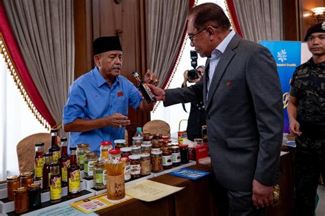 GALERI GAMBAR MAJLIS PERASMIAN PROGRAM PEMERKASAAN USAHAWAN VETERAN