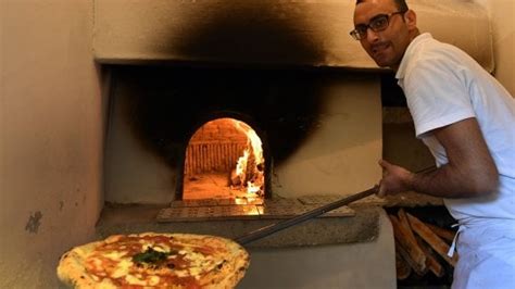 Lart Du Pizzaïolo Napolitain Au Patrimoine Mondial De Lunesco Le