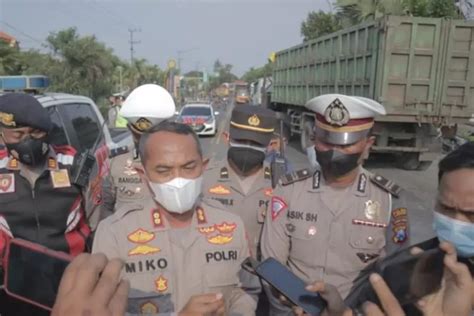 Jembatan Poros Nasional Di Jalan Jaksa Agung Suprapto Lamongan Ambles