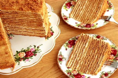 Ruski Medovik Cake Baking Recipes Dessert Recipes Medovik