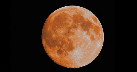 Torna la Superluna rossa ecco quando sarà visibile la prossima eclissi