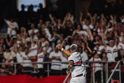 Torcida do São Paulo quebra o recorde de público no MorumBIS em 2024