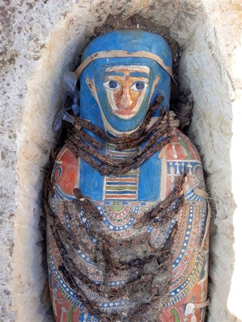 Ancient Egyptian mummies discovered near much older pyramid | Egyptian ...