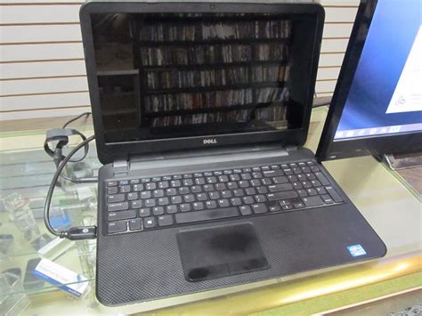 Dell Inspiron 15 - P28F - DPN: PJ8GD A02 - Screen Don't Light Up ...
