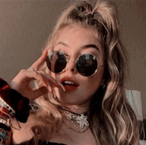 Pin By 𝙡𝙖𝙮𝙡𝙖🦋 On ☰ Tiktok Girls Round Sunglass Women Round Sunglasses Girl