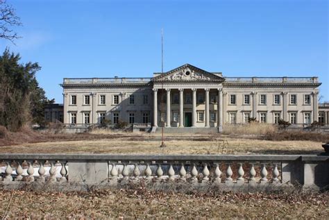 There's A $260 Million Abandoned Mansion In The USA, The Historic Lynnewood Hall