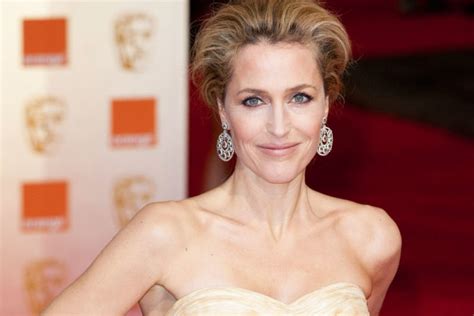 Gillian Anderson Reveals Lesbian Relationship