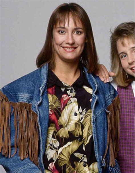 17 Times Jackie From Roseanne Was A Style Icon Jackie From Roseanne