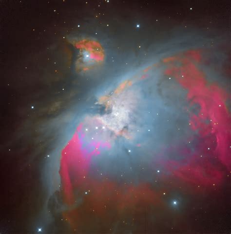 M42, the Great Orion Nebula, in Orion's sword. | Telescope Live