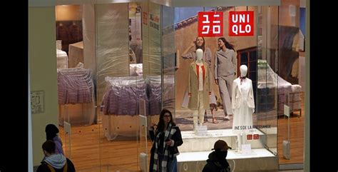 "Ведомости" сообщили о сокращении ретейлером Uniqlo сети магазинов ...