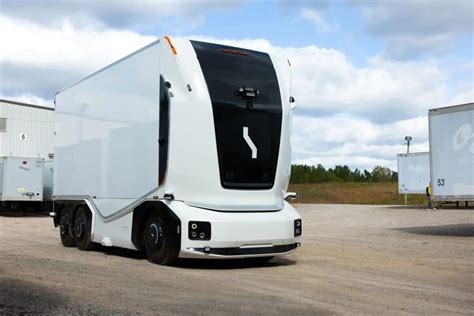 Il Camion Elettrico Autonomo Einride T Pod Operativo Su Strada