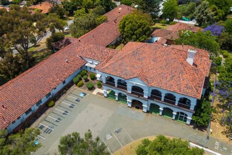 Government puts old Fremantle hospital on the market