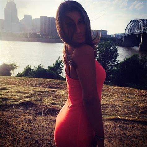 Meet LSU Quarterback Joe Burrow's Girlfriend Olivia Holzmacher - Sports ...