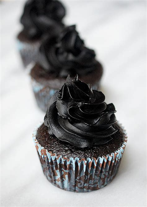 Vegan Peppermint Chocolate Cupcakes With Vegan Peppermint Chocolate