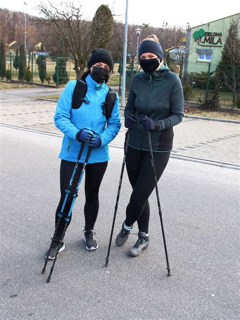 Trening Nordic Walking Z Okazji Dnia Kobiet Mosir Aziska G Rne