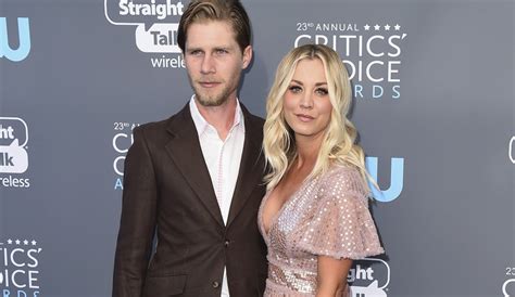 Kaley Cuoco Y Karl Cook Firmaron Un Acuerdo Prenupcial Antes De Su Boda