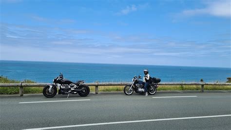 Une Harley Et Une Triumph Au Pays Basque YouTube