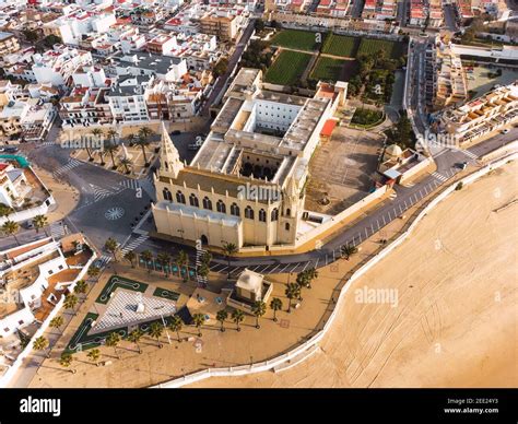 Vista aérea panorámica del santuario de la Virgen de la Regla en