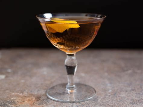 25 Classic Cocktail Recipes Everyone Should Know