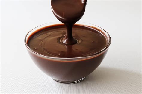 Ganache de chocolate cómo hacerlo en casa paso a paso