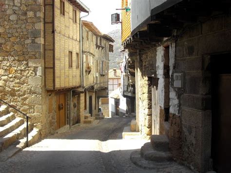 Pintoresco rincón de San Martín de Trevejo uno de sus Conjuntos