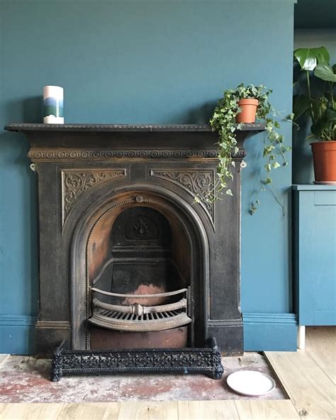 Cast iron fireplace in London Victorian terrace interiors. | Victorian ...