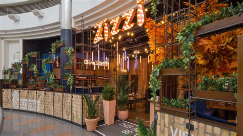 Zizzi Italian Restaurants Canary Wharf Italian In Canary Wharf London