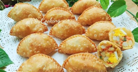 Resep Resep Pastel Isi Kentang Wortel Telur Oleh Vlia Cooking Cookpad