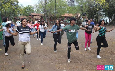 J Venes Participan En Zumbat N Ambiental En El Parque Nacional Volc N