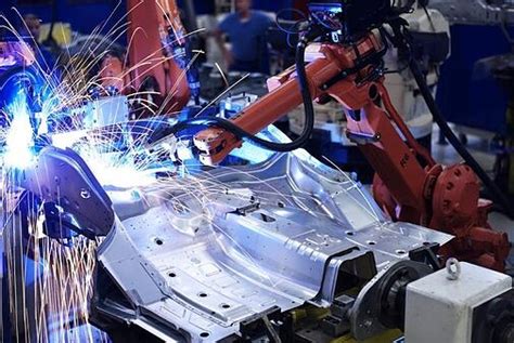 Robotics In Manufacturing: How Robots Play A Role In The Assembly Line? | Robots.net