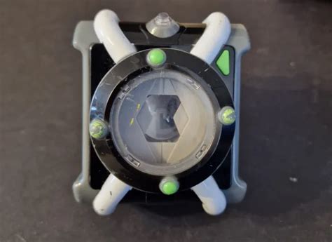 OROLOGIO BEN 10 ULTIMATE OMNITRIX DELUXE FX Luci Suoni TOY BANDAI Alien